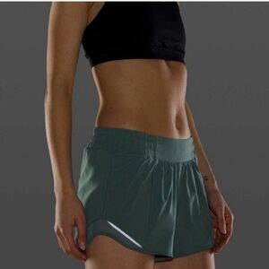 Lululemon Hotty Hot Short II Long 4” Size 8 Tall